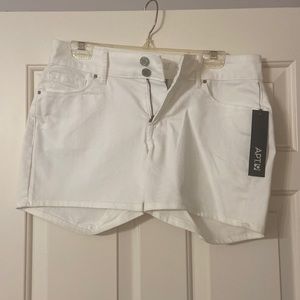 White Apt.9 Denim Shorts with Pockets